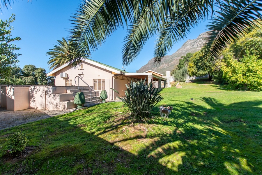 4 Bedroom Property for Sale in Ongegund Village Western Cape